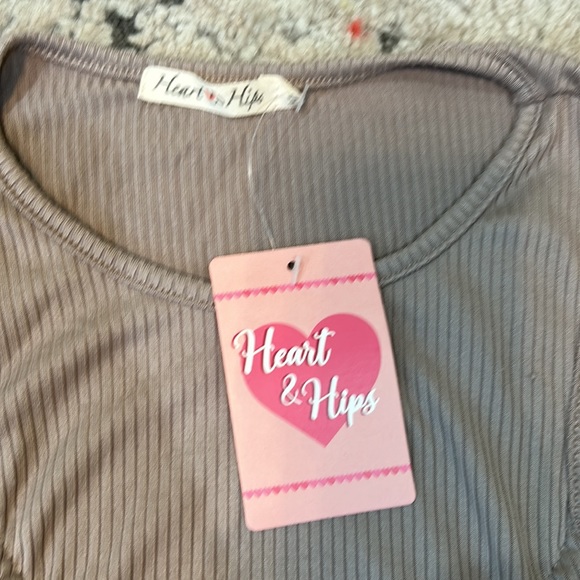 Light brown shirt - Picture 2 of 3